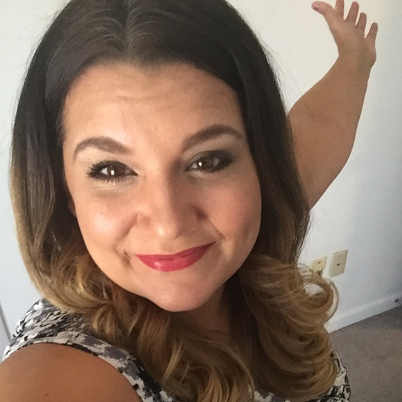 Meet your Posher, Jessica - Picture 1 of 1